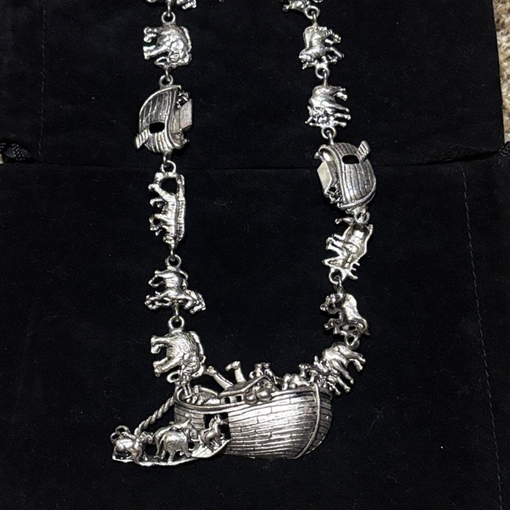 Vintage Silver Tone Noah’s Ark Necklace